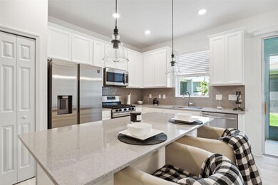 5732 Skytop Dr, Lithia, FL 33547 - photo 2