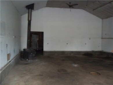 Parking Lot/Garage