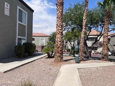 Pet friendly Community w/poop trash bags at walk w
