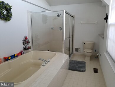 211 Whisper Way, Chalfont, PA 18914 - photo 2