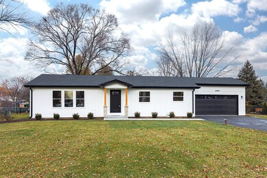 28W590 Laurel Dr, Naperville, IL 60564 - photo 2