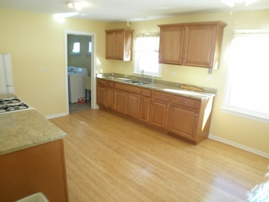 423 Byron Ct, Wheaton, IL 60187 - photo 3