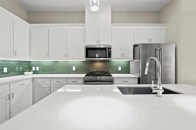 Built-in stainless steel microwave and vented gas 