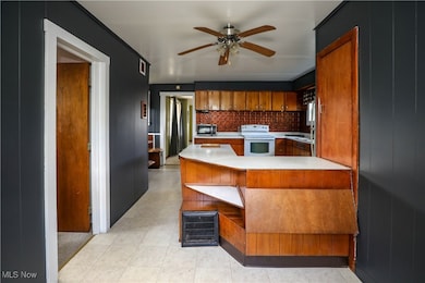 2310 Maple Ave NE, Canton, OH 44714 - photo 6