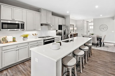 Large kitchen island, perfect for entertaining (gas not available)