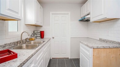 1284 E 127th St, Los Angeles, CA 90059 - photo 4