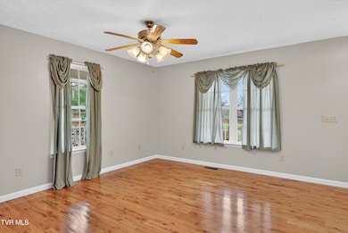 26127 Cornelius Dr, Abingdon, VA 24211 - photo 6