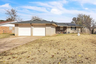 1208 Kingston Dr, Yukon, OK 73099 - photo 2