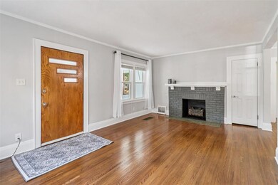 4020 11th Place, Des Moines, IA 50313 - photo 5