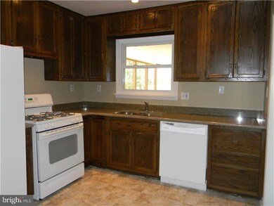 308 Erie Dr, Lansdale, PA 19446 - photo 6