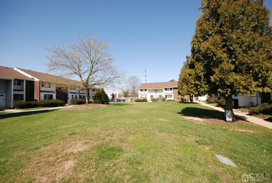 7 Lincoln Ln unit C, Dayton, NJ 08810 - photo 3