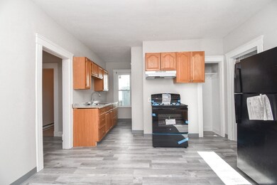 215 Oak Grove Ave, Springfield, MA 01109 - photo 3