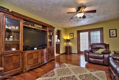 914 Clearview Rd, Moscow, PA 18444 - photo 7