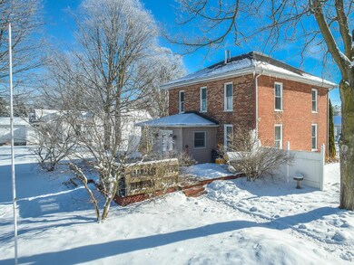 401 N Center St-74
