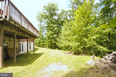 286 Circling Hawk Ln, Berkeley Springs, WV 25411 - photo 4