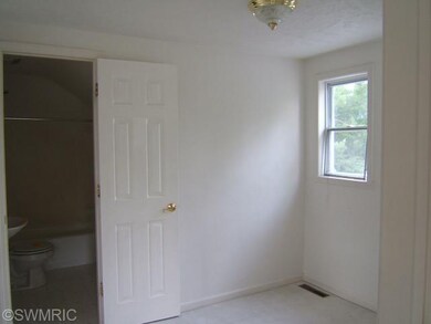 2405 W Osterhout Ave, Portage, MI 49024 - photo 5