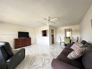 569 Fanshaw N unit 569, Boca Raton, FL 33434 - photo 4