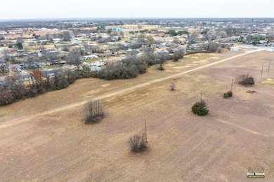 605 Hunt St, Clyde, TX 79510 - photo 6