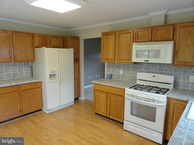 8211 Morning Dew Ln, Frederick, MD 21702 - photo 3