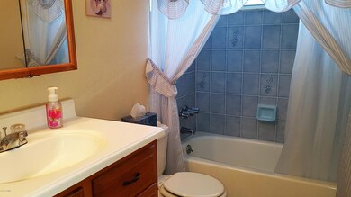 7 Hall Bath Stratford