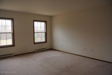 252 Spicebush Dr, East Stroudsburg, PA 18301 - photo 5