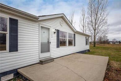 1200 E Cutshall Rd, Scottsburg, IN 47170 - photo 2