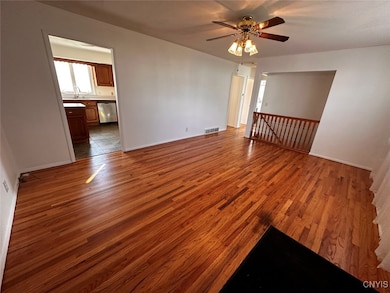 202 Stephens Dr, Utica, NY 13502 - photo 2