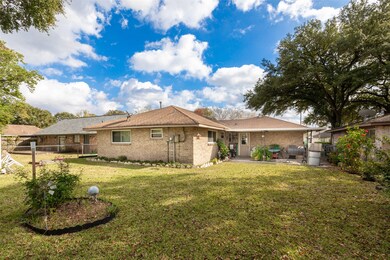 6418 King Post Dr, Houston, TX 77088 - photo 5