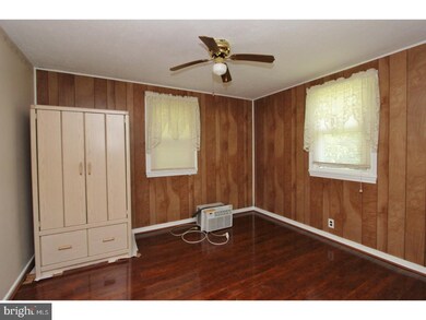 807 W 4th St, Lansdale, PA 19446 - photo 7