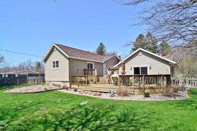 8442 Warren Woods Rd, Three Oaks, MI 49128 - photo 5