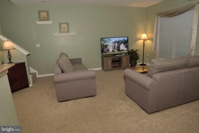 8732 Orchard Green Ct, Odenton, MD 21113 - photo 5