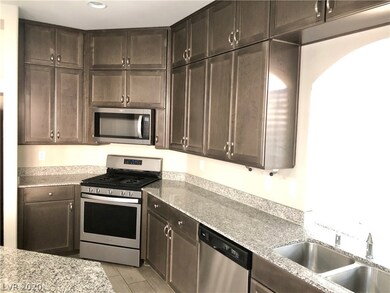 Upgraded cabinets and stainless steel finishes pai