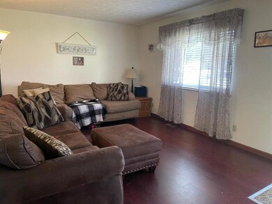 657 Walnut St, Whiteland, IN 46184 - photo 5