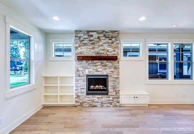 1605 NW William Clark St, Bend, OR 97703 - photo 7