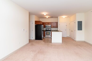 37 Hawthorne Dr unit 214, Bedford, NH 03110 - photo 2