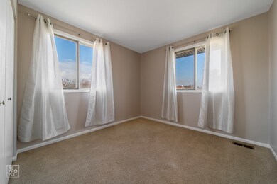 1224 Reading Ct, Wheaton, IL 60189 - photo 5