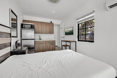 7910 Byron Ave unit 5, Miami Beach, FL 33141 - photo 3