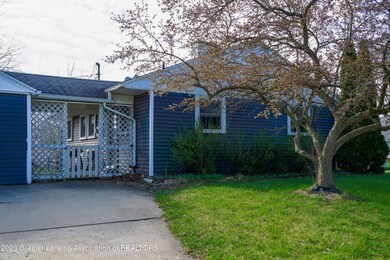 920 Andrus Ave, Lansing, MI 48917 - photo 2