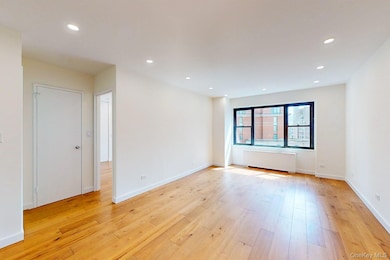 One Lincoln Plaza unit 30A, New York, NY 10023 - photo 4