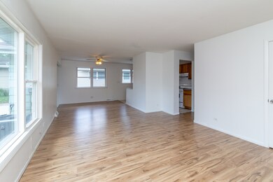 2019 Martin Ln, Rolling Meadows, IL 60008 - photo 4