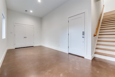 2206 Arroyo Ave unit 401, Dallas, TX 75219 - photo 4