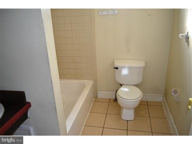 96 Mckinley Ave unit 2ND FL, Lansdowne, PA 19050 - photo 5