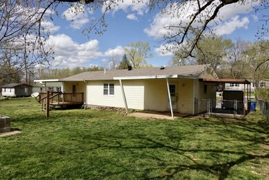 1020 Emerson St, Manchester, TN 37355 - photo 3