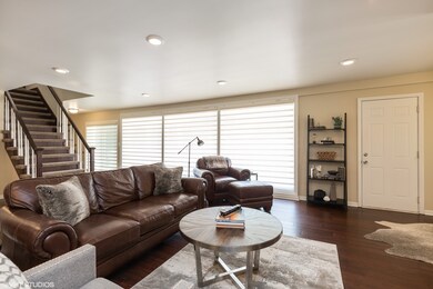 915 S Main St, Wheaton, IL 60189 - photo 2