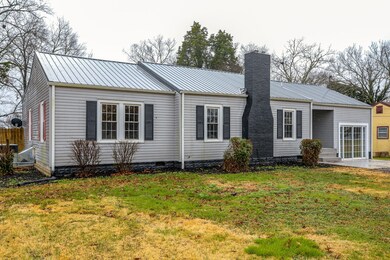 302 Hickory Dr, Shelbyville, TN 37160 - photo 3