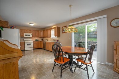 3822 Clay Dr, Macungie, PA 18062 - photo 7