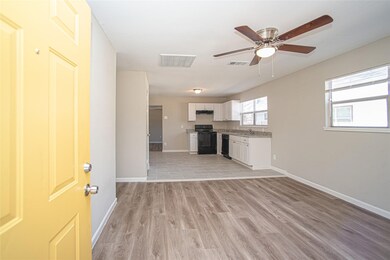 6813 Greenhurst St, Houston, TX 77091 - photo 3
