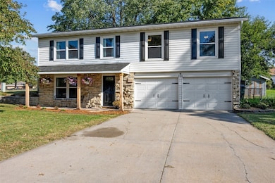 390 Crandall Dr NE, Cedar Rapids, IA 52402 - photo 2