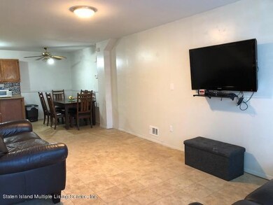 31 Skyline Dr, Staten Island, NY 10304 - photo 5