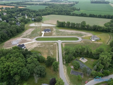 140 Coach House Loop, Bowling Green, OH 43402 - photo 4